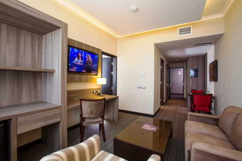 Casa Andina Premium Trujillo Hotell Encalada Exteriör bild