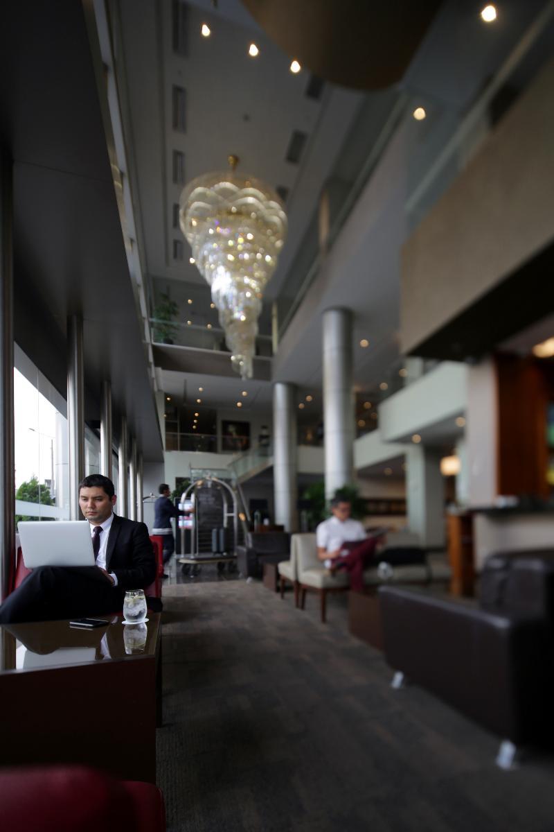 Casa Andina Premium Trujillo Hotell Encalada Exteriör bild